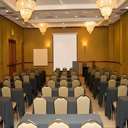Garden Plaza Hotel Saddle Brook Exterior foto
