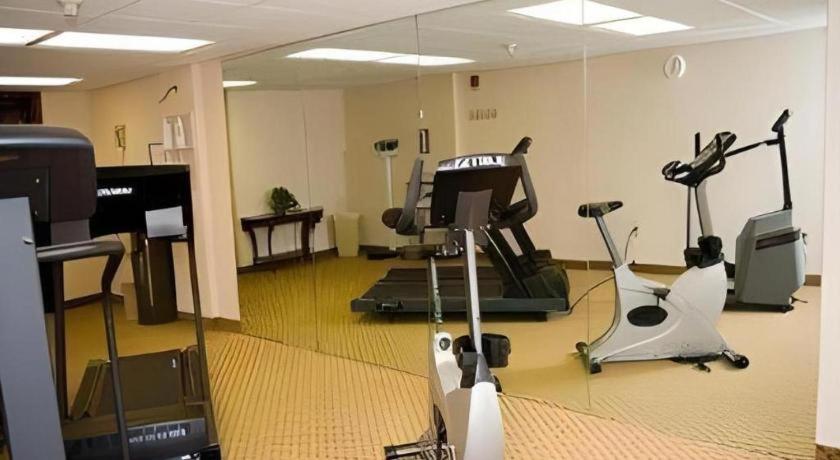 Garden Plaza Hotel Saddle Brook Exterior foto