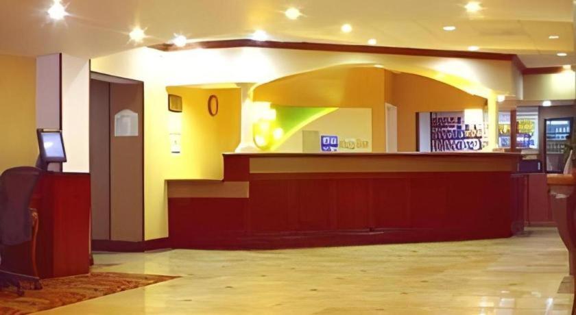 Garden Plaza Hotel Saddle Brook Exterior foto